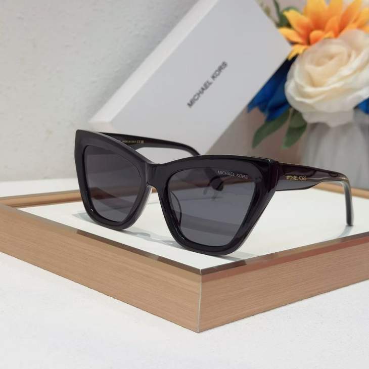 Picture of Michael Kors Sunglasses _SKUfw81854088fw
